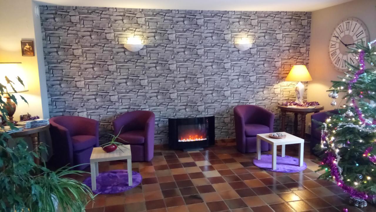 Hotel Montespan Люсак-ле-Шато Экстерьер фото
